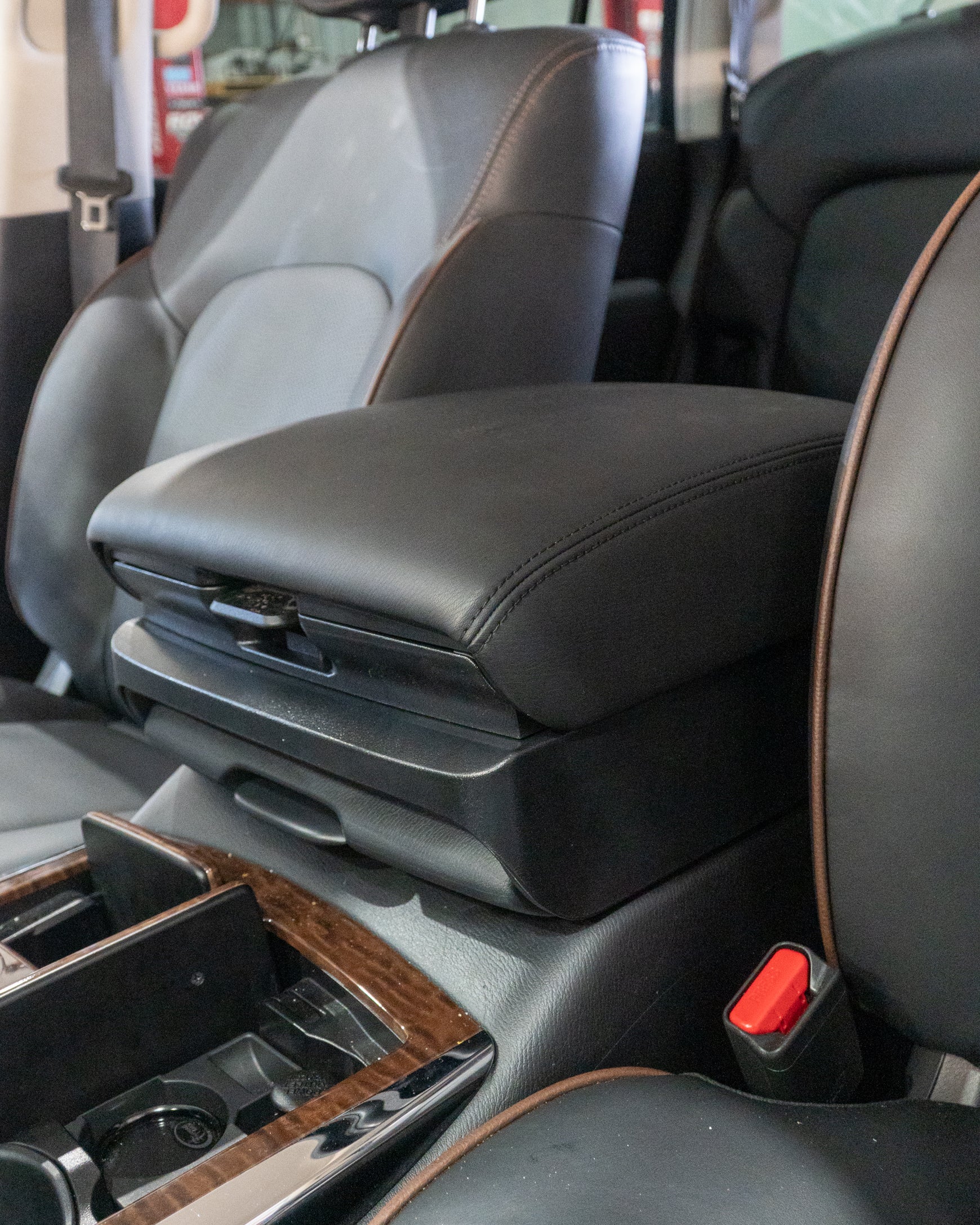 Raised Centre Console Armrest to suit Y62 Nissan Patrol EC Offroad